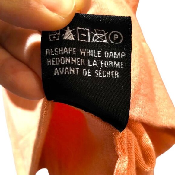 Y2K Banana Republic Fitted Sleeveles Stretch Knit Queen Anne Neckline U-Neck Top - Picture 7 of 16